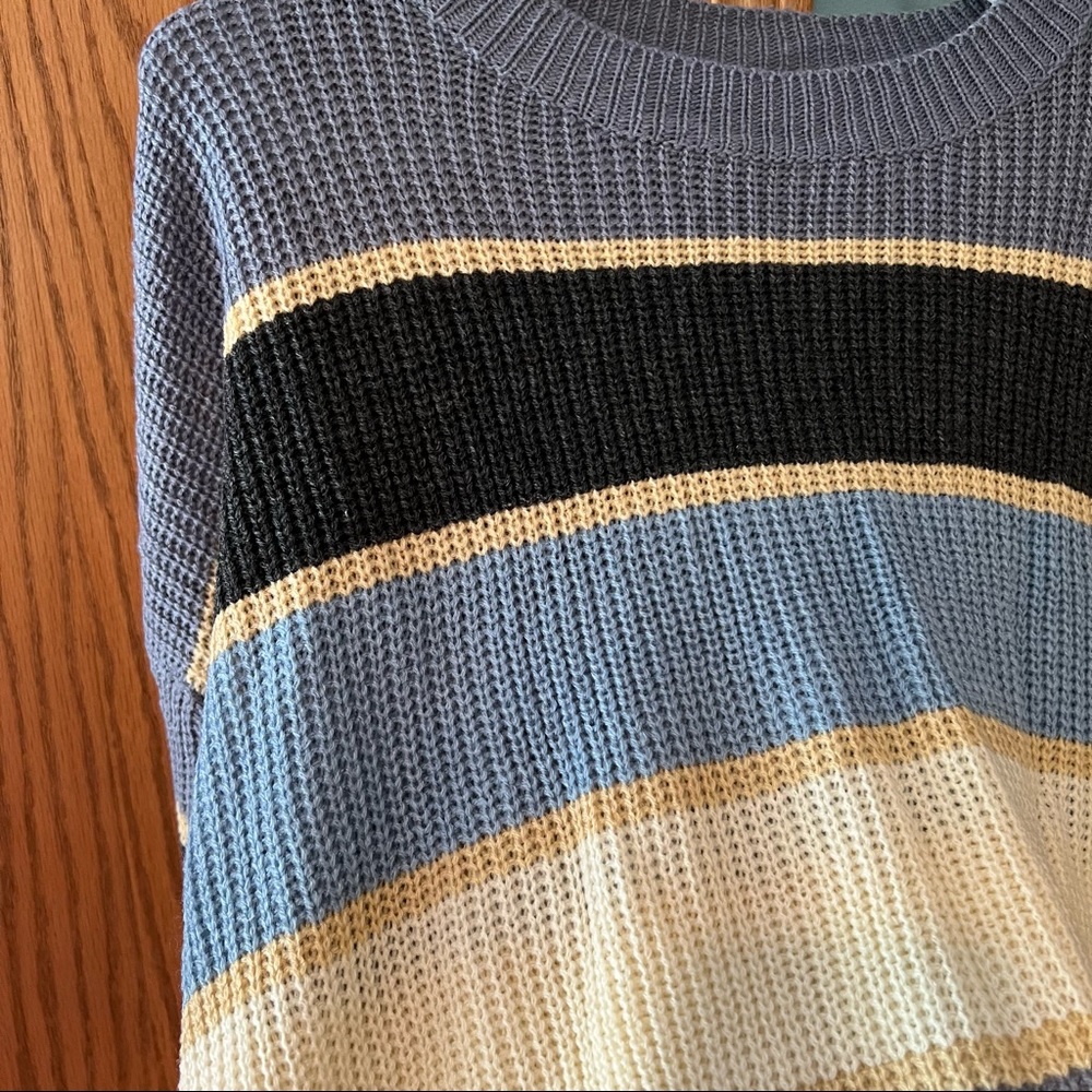 NWT Aluna Levi Blue Striped Sweater Size Large Boutique Fall Winter Relaxed - Picture 2 of 6